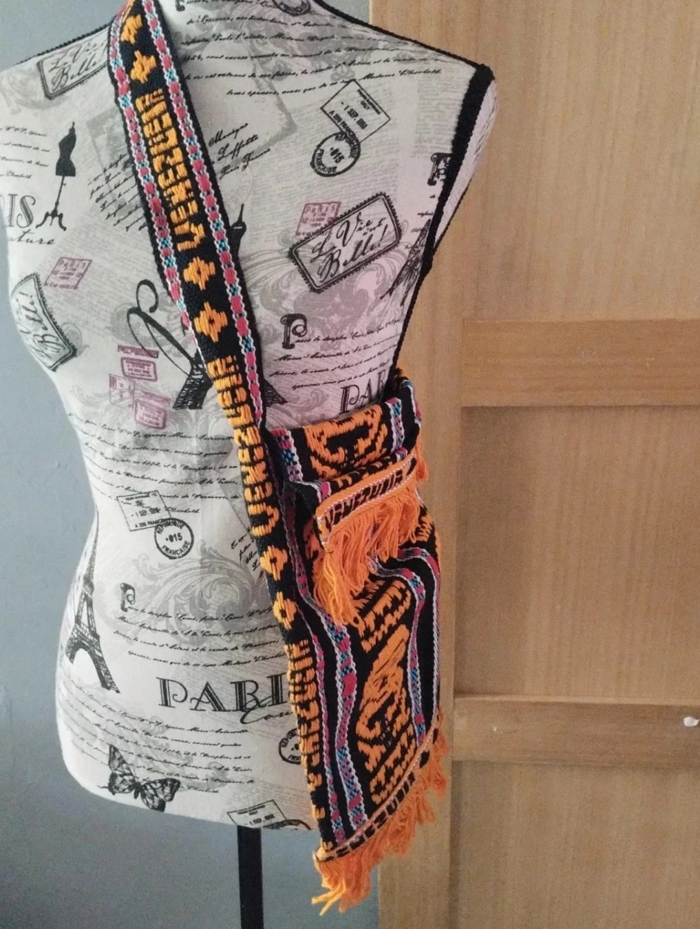 Orange black crossbody bag, Venezuela – photo 4